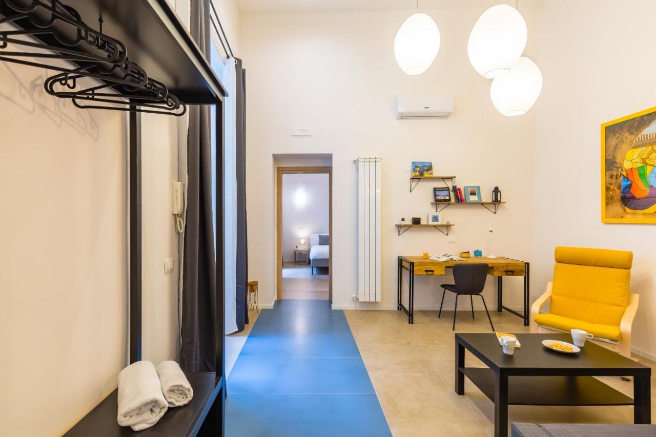 Art Apartment At Sanita By Wonderful Italy Наполи Екстериор снимка