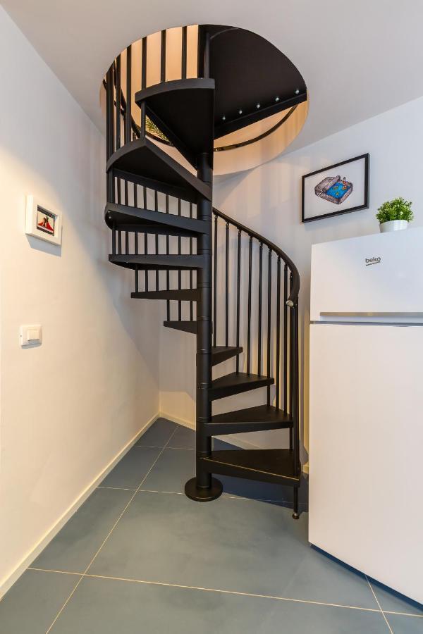 Art Apartment At Sanita By Wonderful Italy Наполи Екстериор снимка