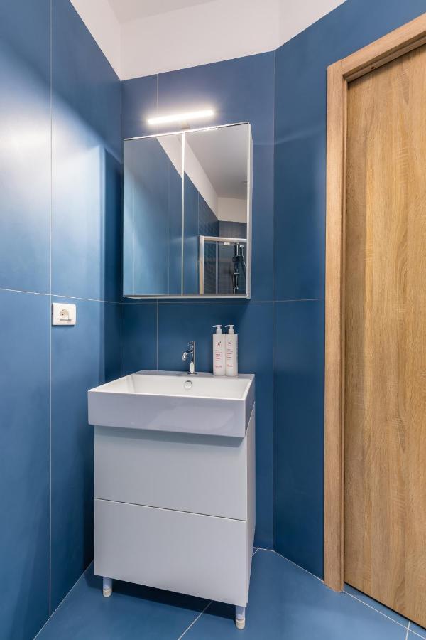 Art Apartment At Sanita By Wonderful Italy Наполи Екстериор снимка