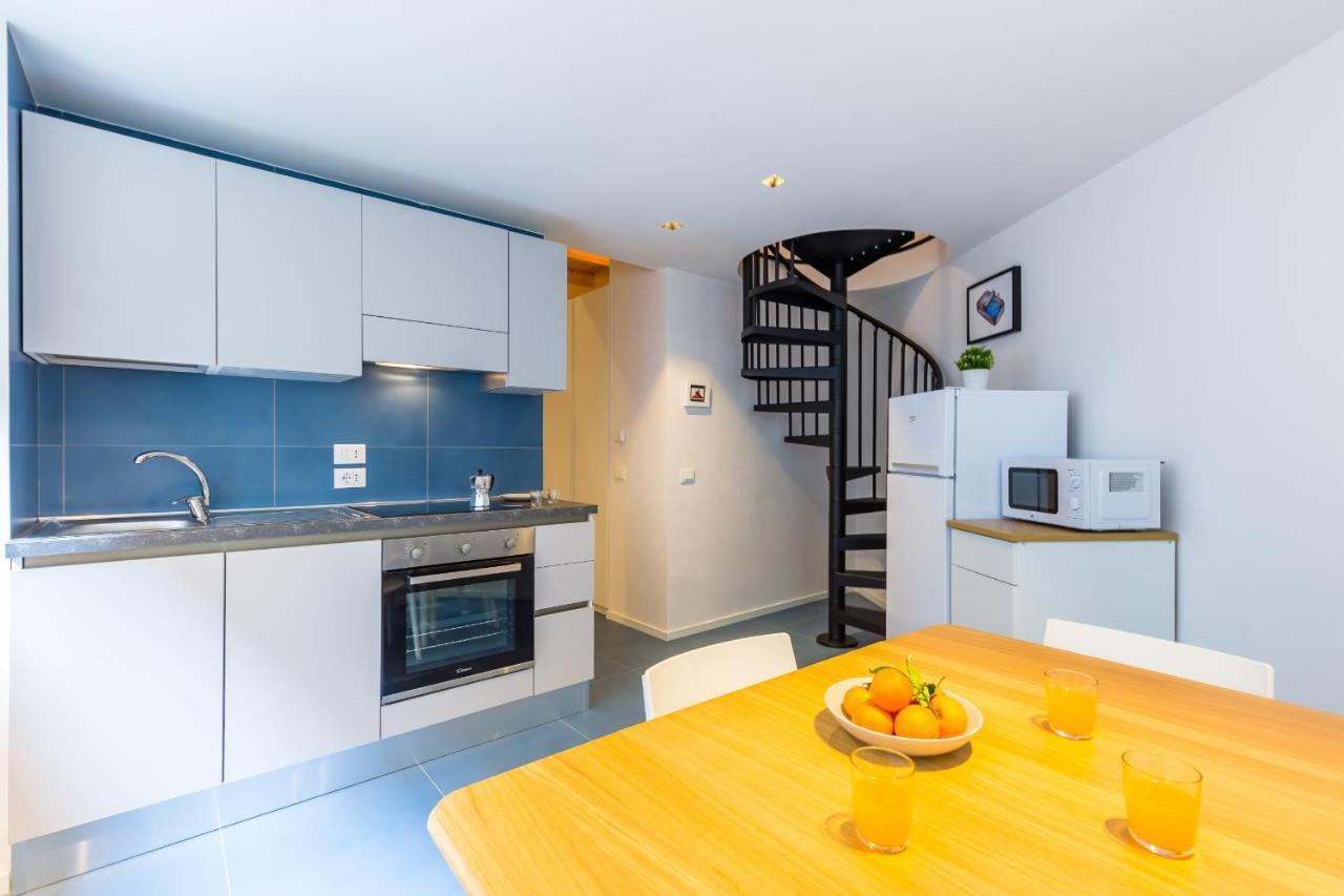 Art Apartment At Sanita By Wonderful Italy Наполи Екстериор снимка